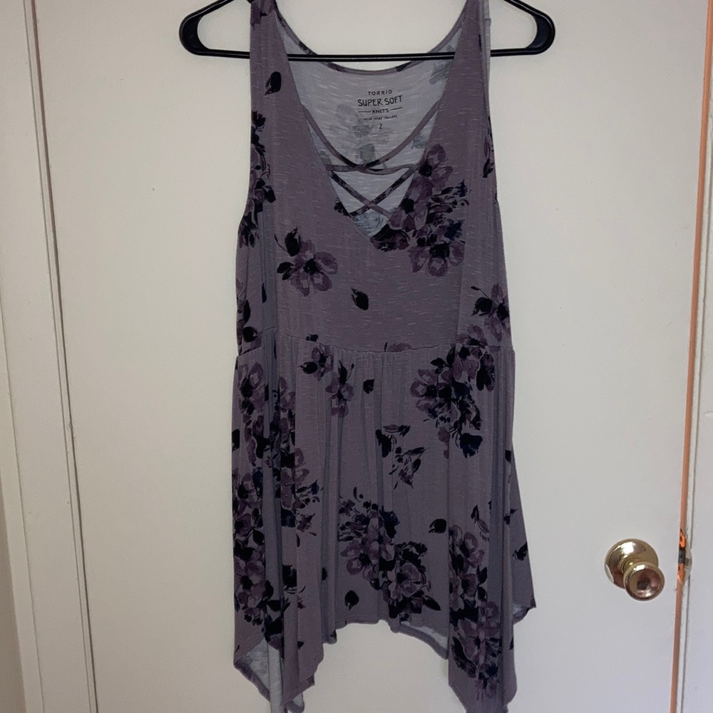 Torrid Size 2 babydoll sharkbite criss cross top